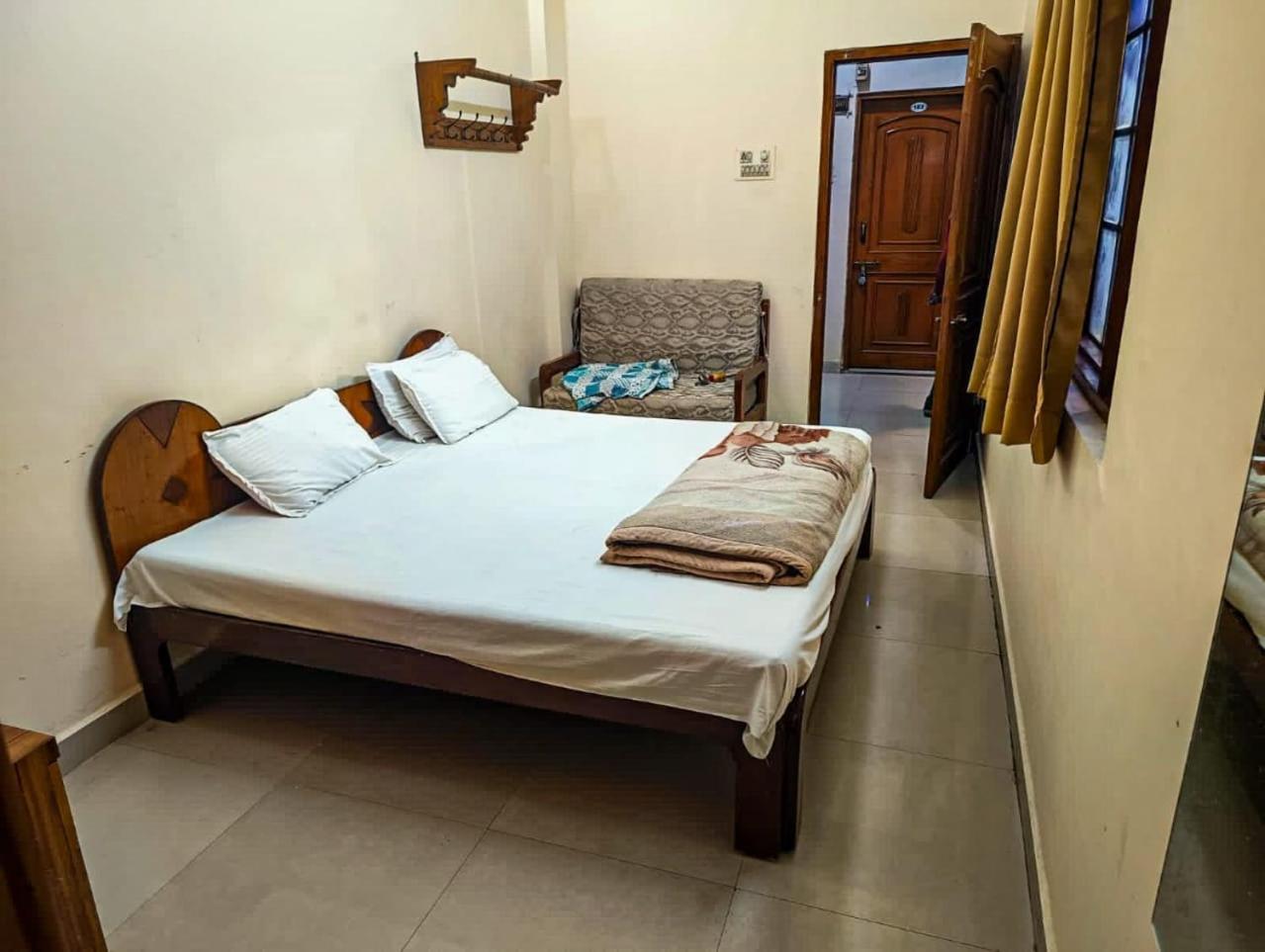 Hotel Pleasure Landmark Ujjain Exterior photo